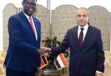 وزير الخارجية يستقبل نظيره الجنوب سوداني ويبحثان سبل تعزيز العلاقات الثنائية