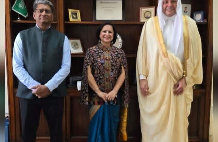 رئيس قطاع الشؤون السياسية بالجامعة العربية يلتقي نائب وزير بخارجية الهند