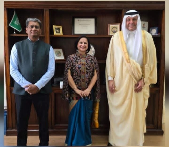 رئيس قطاع الشؤون السياسية بالجامعة العربية يلتقي نائب وزير بخارجية الهند