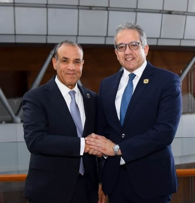 وزير الخارجية يلتقي مع الدكتور خالد العنانى مدير عام منظمة اليونسكو