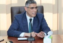 محافظ الجيزة يبحث مع رؤساء الأحياء الارتقاء بمستوى النظافة والمظهر الحضاري