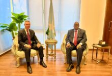 رئيس قطاع فلسطين بالجامعة العربية في لقاء مع سفير الصومال لبحث أوجه التعاون