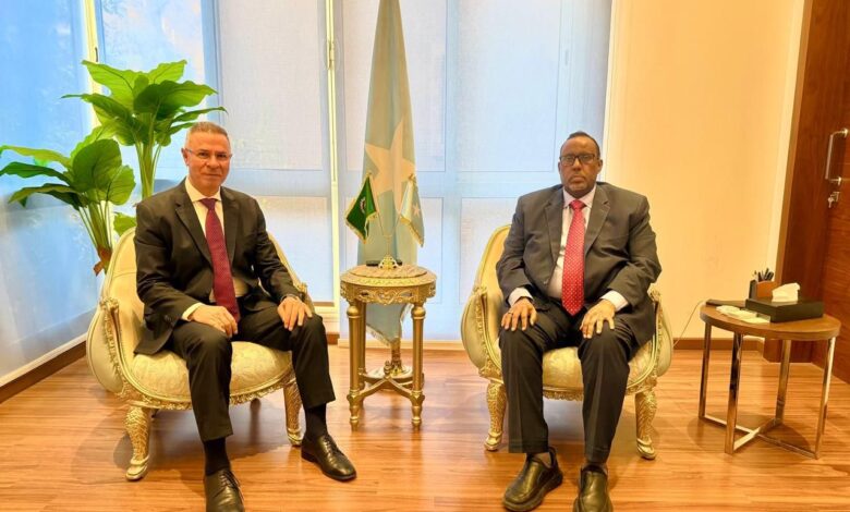 رئيس قطاع فلسطين بالجامعة العربية في لقاء مع سفير الصومال لبحث أوجه التعاون