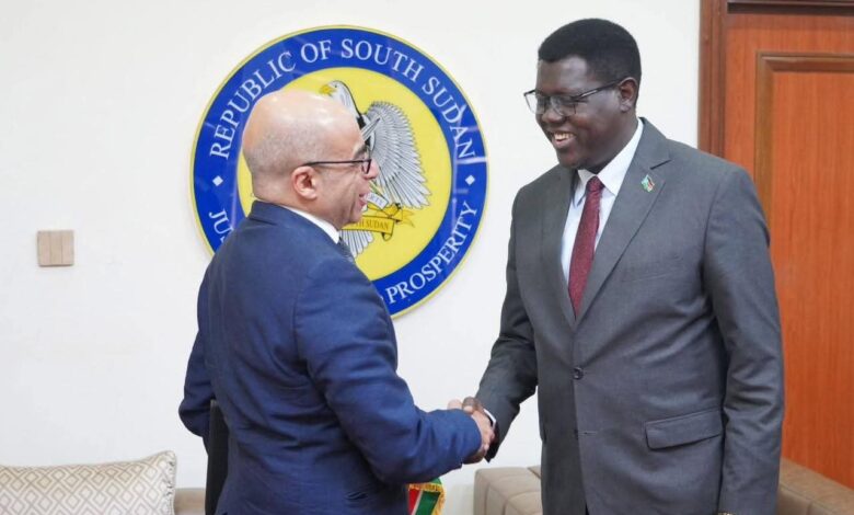 وزير خارجية جنوب السودان يستقبل السفير المصرى في جوبا