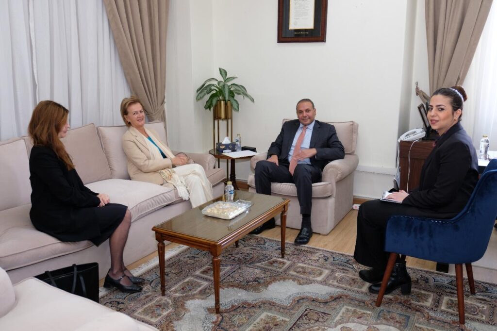 سفيرة الاتحاد الأوروبي الأوروبي في لقاء الدكتور المنزلاوي بالجامعة العربية