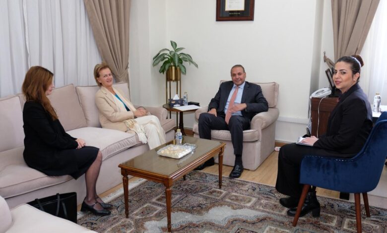 سفيرة الاتحاد الأوروبي الأوروبي في لقاء الدكتور المنزلاوي بالجامعة العربية