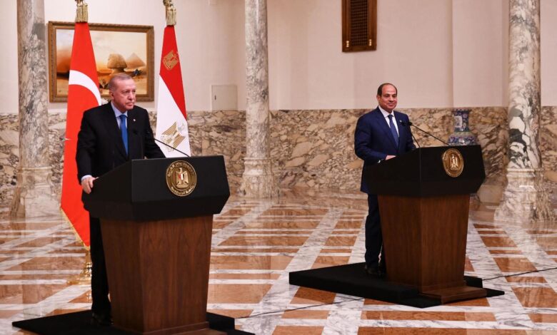 شارك السيد الرئيس عبد الفتاح السيسي، والرئيس رجب طيب أردوغان، رئيس الجمهورية التركية، في الجلسة الختامية لمنتدى الأعمال المصري التركي، الذي انعقد اليوم في إطار زيارة الرئيس التركي إلى مصر.