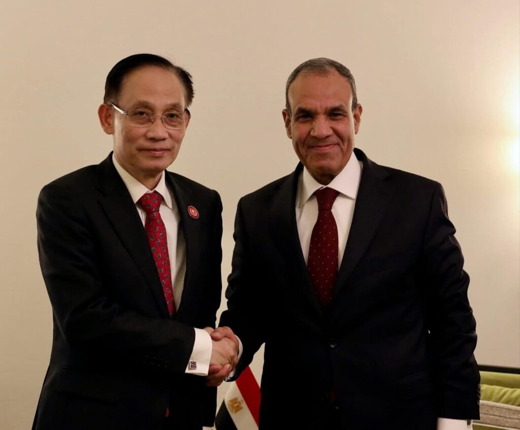 وزير الخارجية يلتقي نظيره الفيتنامي