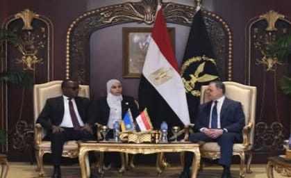 إستقبل محمود توفيق وزير الداخلية الدكتور فنسنت بيروتا وزير الداخلية بجمهورية رواندا، خلال زيارته الرسمية لمصر