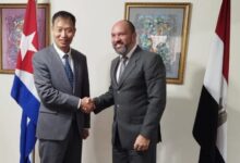 سفير فيتنام في زيارة تضامنية لسفير كوبا