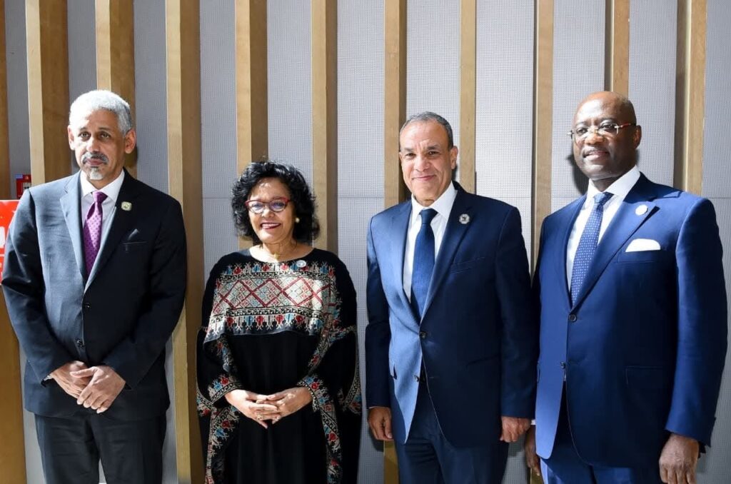 وزير الخارجية يلتقي رؤساء بنك التصدير والاستيراد الأفريقي وبنك التنمية الأفريقي والمديرة التنفيذية للنيباد على هامش أعمال قمة الاتحاد الافريقى وزير الخارجية يلتقي رؤساء بنك التصدير والاستيراد الأفريقي وبنك التنمية الأفريقي والمديرة التنفيذية للنيباد على هامش أعمال قمة الاتحاد الافريقى