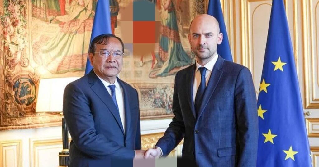 كمبوديا وفرنسا تناقشان النزاع الحدودي في مؤتمر القمة الفرانكوفونية في باريس كمبوديا وفرنسا تناقشان النزاع الحدودي في مؤتمر القمة الفرانكوفونية في باريس