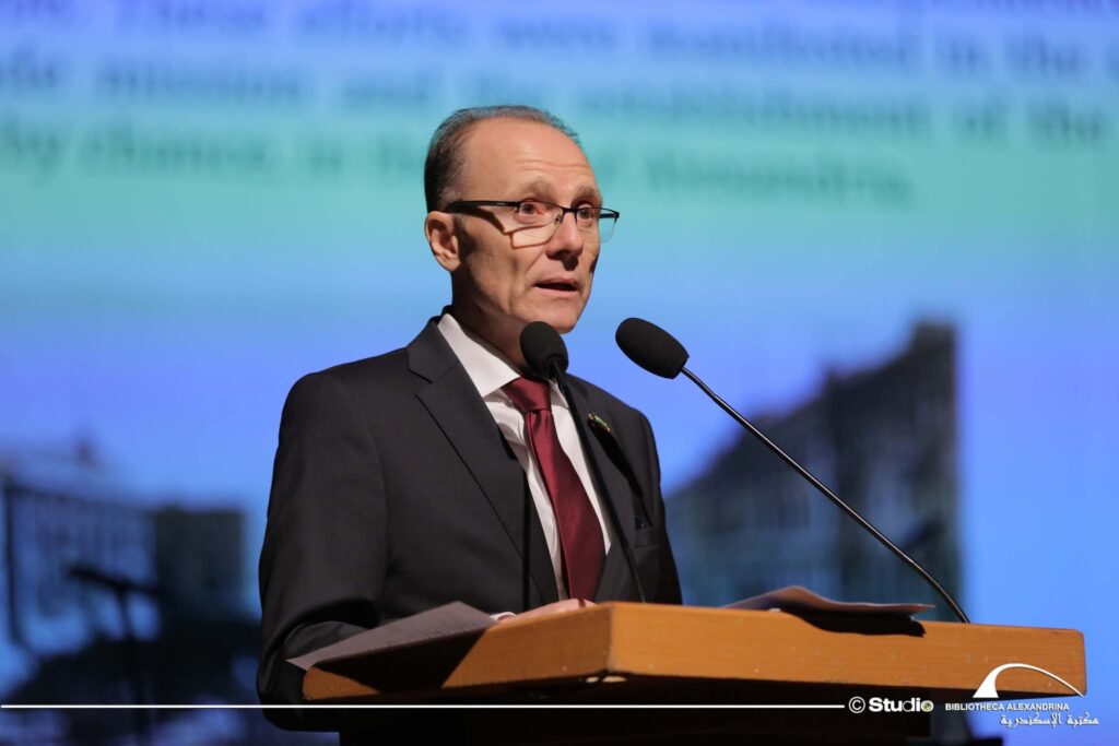 لغز الأصوات البلغارية في مكتبة الإسكندرية احتفالاً بالمأوية كتب رفعت عبد السميع لغز الأصوات البلغارية في مكتبة الإسكندرية احتفالاً بالمأوية كتب رفعت عبد السميع