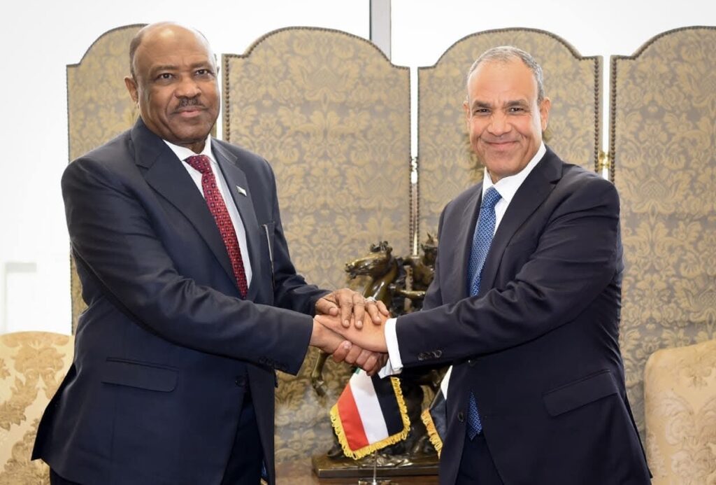 وزير الخارجية يبحث مع نظيره السوداني مستجدات الأوضاع في السودان وسبل دعم جهود التسوية الشاملة