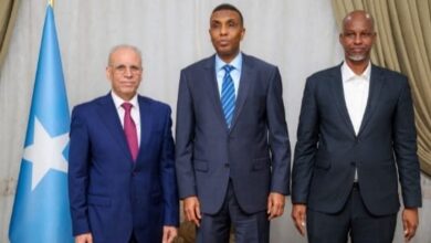 سفير العراقِ يلتقي رئيسَ الوزراءِ الصومالي في مقديشو لبحثِ العلاقاتِ الثنائية