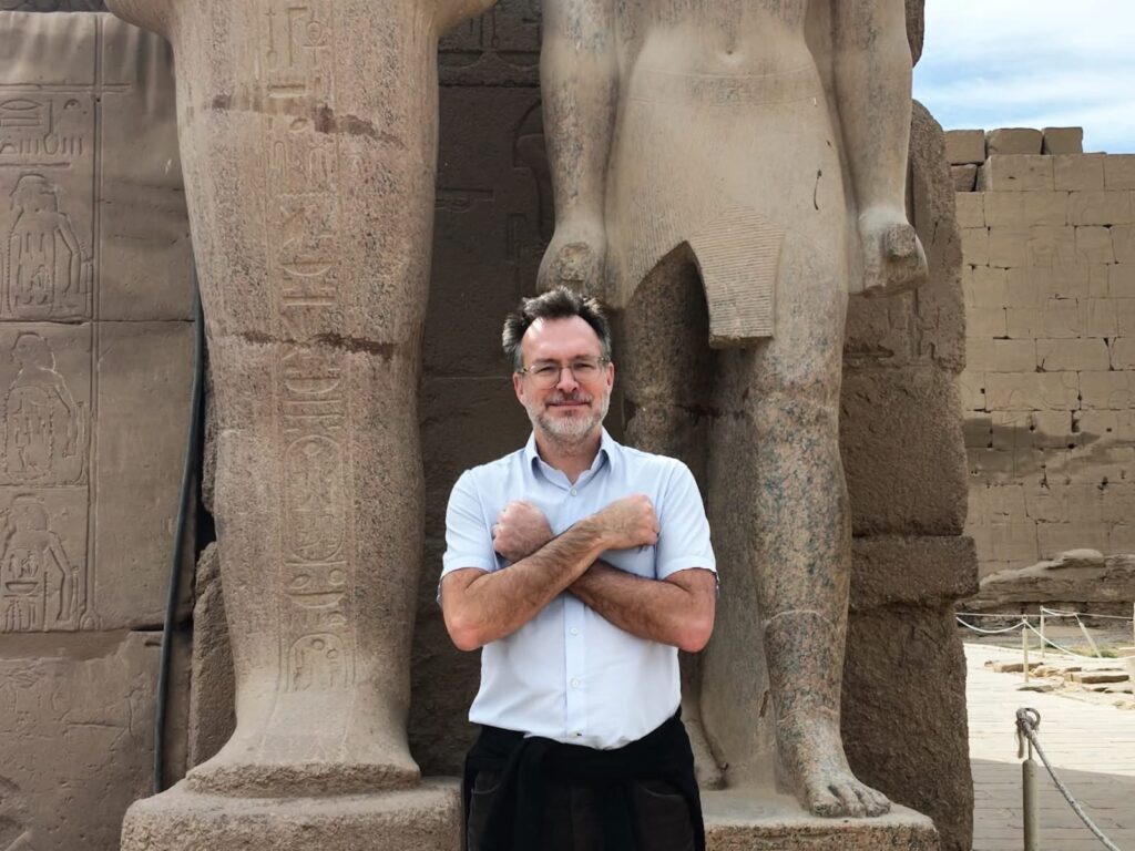 سفير كندا عاشق الاقصر