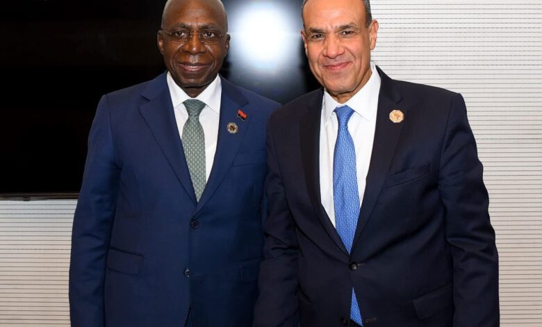 وزير الخارجية يلتقي وزير خارجية أنجولا لبحث تعزيز التعاون الثنائي والتنسيق الإقليمي