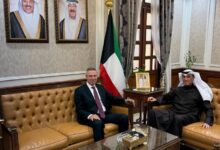 تعزيز التعاون بين دولة الكويت وقطاع فلسطين بالجامعة العربية في لقاء الأمين العام المساعد