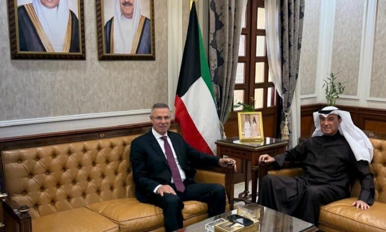 تعزيز التعاون بين دولة الكويت وقطاع فلسطين بالجامعة العربية في لقاء الأمين العام المساعد