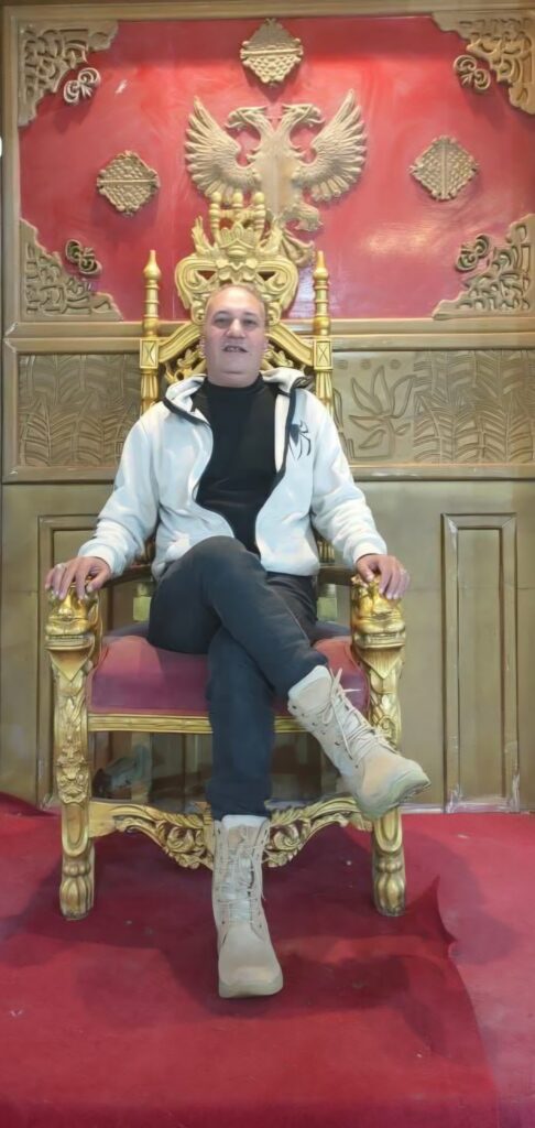 حين يصبح الاسم حكاية حين يصبح الاسم حكاية