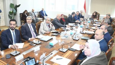 وزيرة الإسكان تبحث مع رئيس “التنمية الحضرية” آخر إجراءات تشغيل “حديقة تلال الفسطاط” وموقف عدد من المشروعات المشتركة