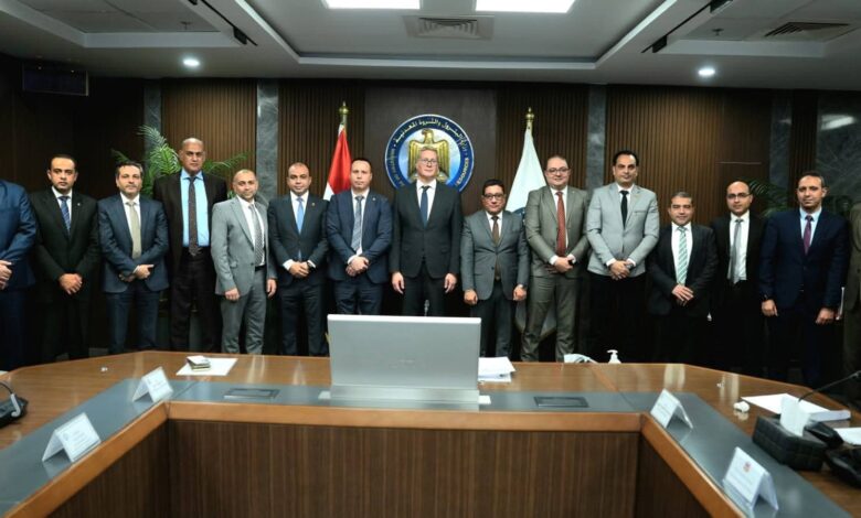 ميناء الحمراء البترولي يبدأ نشاط تخزين وتداول البترول الخام لحساب الغير ميناء الحمراء البترولي يبدأ نشاط تخزين وتداول البترول الخام لحساب الغير