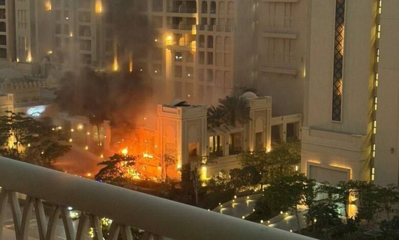 لحظات الرعب الأولى بعد القصف الإيراني على دبي… الفوضى تعم الشوارع لحظات الرعب الأولى بعد القصف الإيراني على دبي… الفوضى تعم الشوارع