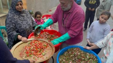 رمضان في المعادي.. قدرة فول وسلطة من عم ناصر تدخل البهجة إلى قلوب المحتاجين رمضان في المعادي.. قدرة فول وسلطة من عم ناصر تدخل البهجة إلى قلوب المحتاجين