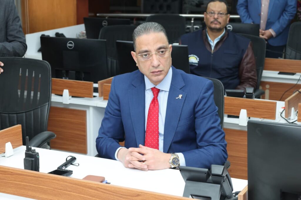 محافظ الجيزة يتفقد مركز سيطرة الشبكة الوطنية للطوارئ والسلامة العامة ويؤكد الجاهزية الكاملة للتعامل مع الأزمات محافظ الجيزة يتفقد مركز سيطرة الشبكة الوطنية للطوارئ والسلامة العامة ويؤكد الجاهزية الكاملة للتعامل مع الأزمات