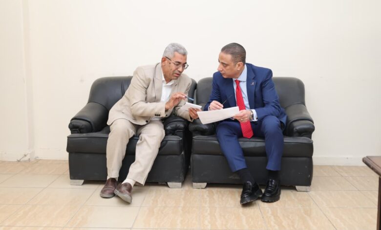 محافظ الجيزة يتفقد عدداً من إدارات الديوان العام ويشدد على الانضباط وتسريع وتيرة العمل خلال شهر رمضان