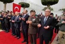 إحياء “ذكرى الشهداء 18 مارس” والذكرى الـ111 لانتصارات معارك تشاناق قلعة في مقابر الشهداء الاتراك بالقاهرة