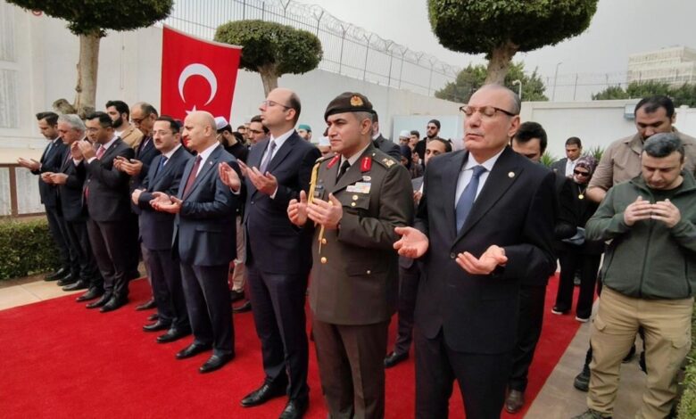 إحياء “ذكرى الشهداء 18 مارس” والذكرى الـ111 لانتصارات معارك تشاناق قلعة في مقابر الشهداء الاتراك بالقاهرة