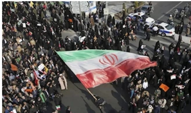 جلال إيران في مرآة الساحات