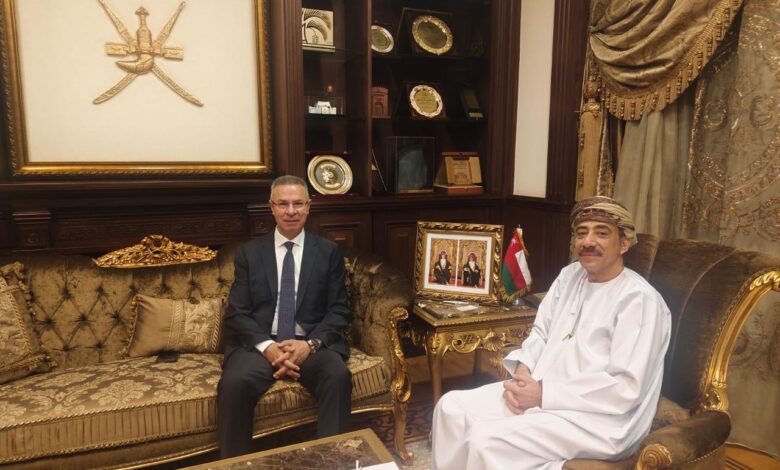 تعزيز التواصل بين قطاع فلسطين بالجامعة العربية وسلطنة عمان تعزيز التواصل بين قطاع فلسطين بالجامعة العربية وسلطنة عمان