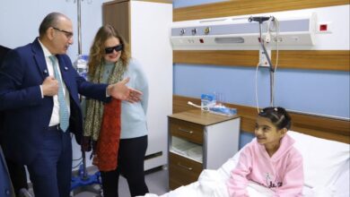 سفير تركيا لدى القاهرة صالح موطلو شن يزور مستشفى الناس الخيري