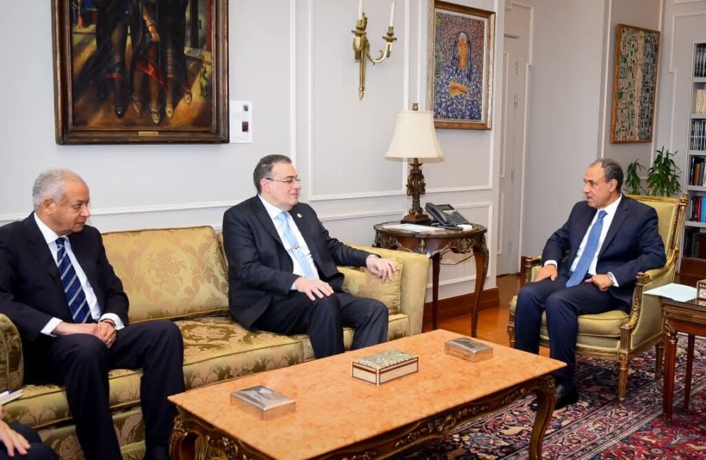 وزير الخارجية يستقبل رئيس الجهاز المركزي للتنظيم والإدارة وزير الخارجية يستقبل رئيس الجهاز المركزي للتنظيم والإدارة