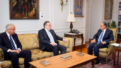 وزير الخارجية يستقبل رئيس الجهاز المركزي للتنظيم والإدارة