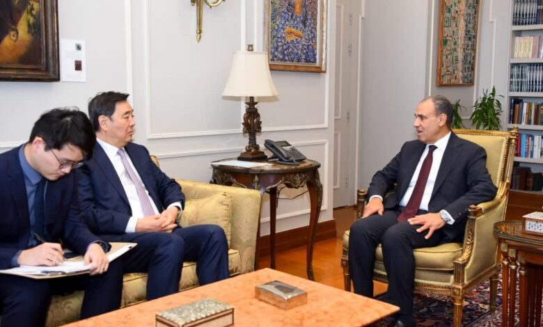 وزير الخارجية يستقبل المبعوث الصيني للشرق الأوسط
