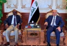 سفير جمهورية العراق في القاهرة يبحث مع نظيره المالي تعزيز العلاقات الثنائية والتطورات الإقليمية
