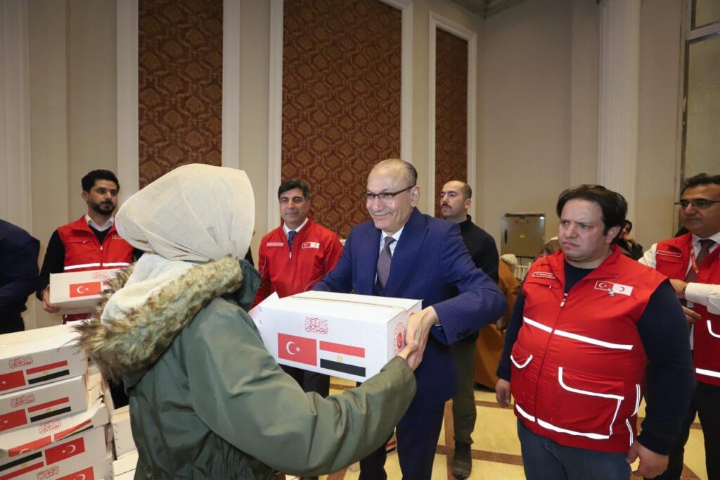 تضامن رمضاني من السفارة التركية في القاهرة مع العائلات الفلسطينية تضامن رمضاني من السفارة التركية في القاهرة مع العائلات الفلسطينية