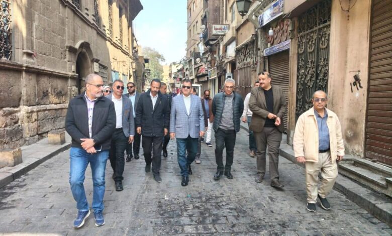 الأمين العام للمجلس الأعلى للآثار يتفقد عدداً من المواقع الأثرية بشارع المعز بالقاهرة التاريخية
