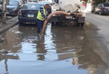 محافظ الجيزة يتابع جهود شفط مياه الأمطار وانتشار المعدات بالشوارع والمحاور لتسهيل حركة سير المواطنين 