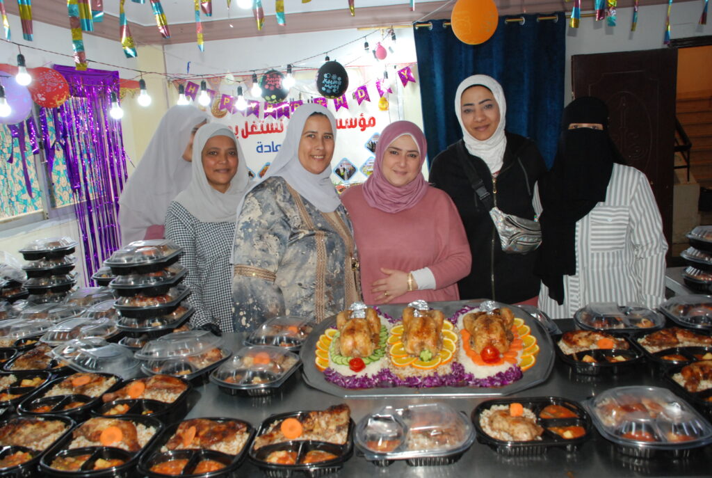 مطبخ الخير» لمؤسسة بلاش نستغل بعض  نموذج إنساني..  إفطار يومي بعناية فائقة   يصل إلى المرضى والأيتام والأسر المتعففة