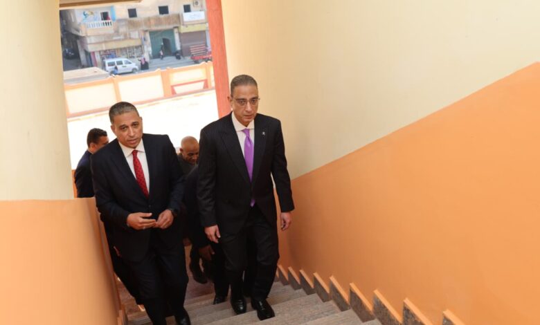 محافظ الجيزة يفتتح مدرستي الأقصى للتعليم الأساسي والرسمية للغات بالطالبية بإجمالي 144 فصلًا دراسيًا