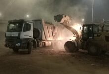 محافظة الجيزة ترفع ١٩٠٠ طن مخلفات من نفق المنشية بالهرم خلال ٦٩ نقلة ضمن حملات مكثفة للنظافة