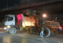 محافظة الجيزة ترفع ٢٢٠٠ طن مخلفات من عدة قطاعات بحي الهرم وجنوب الجيزة خلال ٨٣ نقلة ضمن حملات مكثفة للنظافة