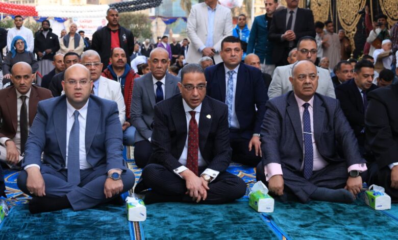 محافظ الجيزة يؤدي صلاة عيد الفطر المبارك بساحة مسجد مصطفى محمود ويهنئ المواطنين محافظ الجيزة يؤدي صلاة عيد الفطر المبارك بساحة مسجد مصطفى محمود ويهنئ المواطنين