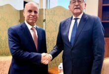 سفير جمهورية العراق في القاهرة يلتقي مساعد وزير الخارجية المصري للشؤون المالية والإدارية السفير ياسر رضا