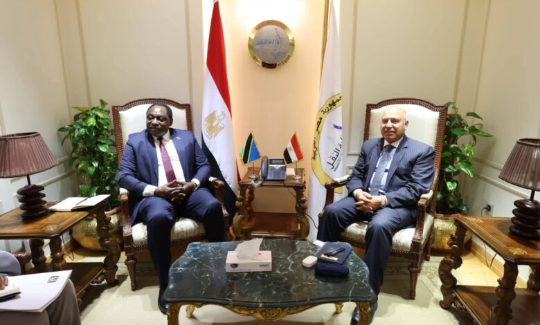 سفير تنزانيا يبحث مع وزير النقل تعزيز التعاون والارتقاء بالعلاقات الثنائية إلي آفاق أوسع من الشراكة والتكامل سفير تنزانيا يبحث مع وزير النقل تعزيز التعاون والارتقاء بالعلاقات الثنائية إلي آفاق أوسع من الشراكة والتكامل