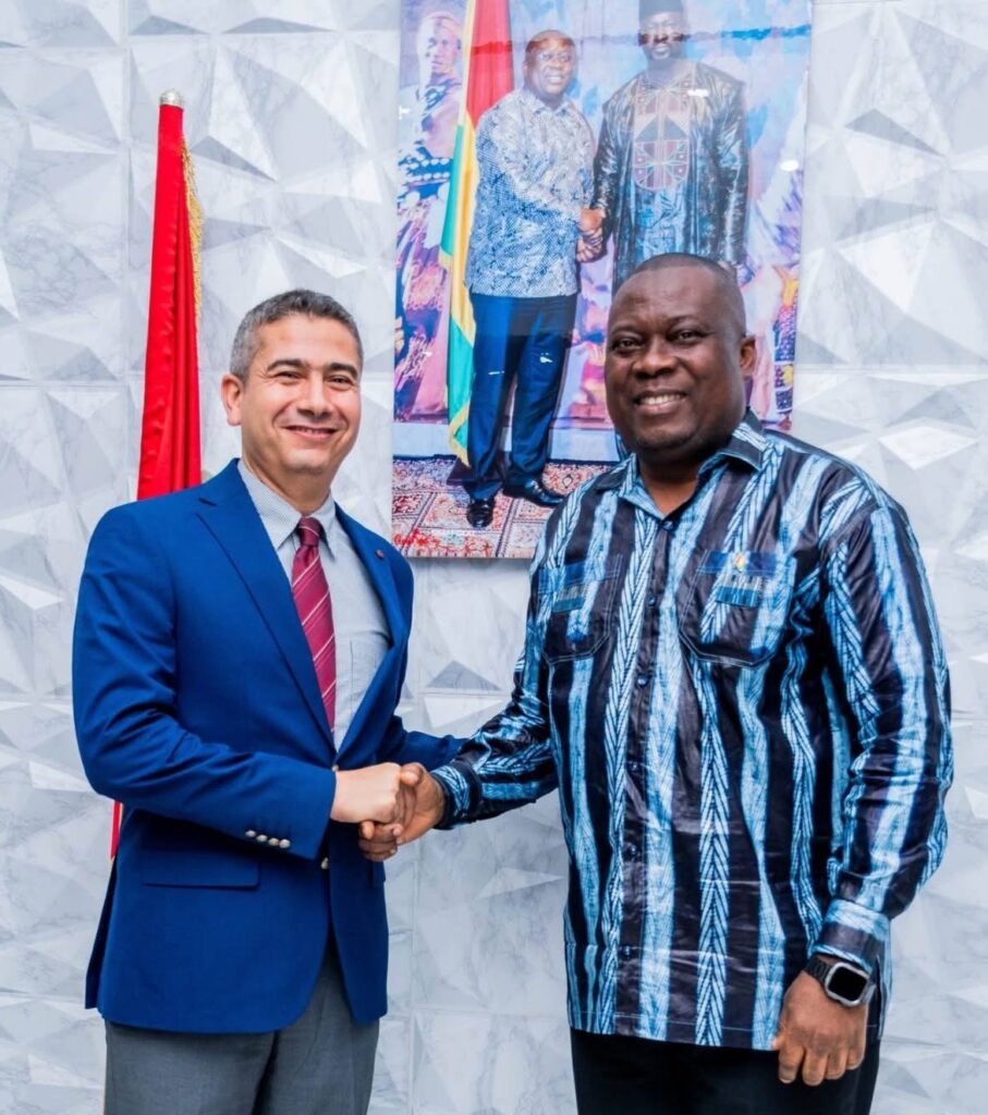 تعزيز الشراكة بين مصر و كوناكري في لقاء السفير المصري مع وزير الصيد والاقتصاد البحري